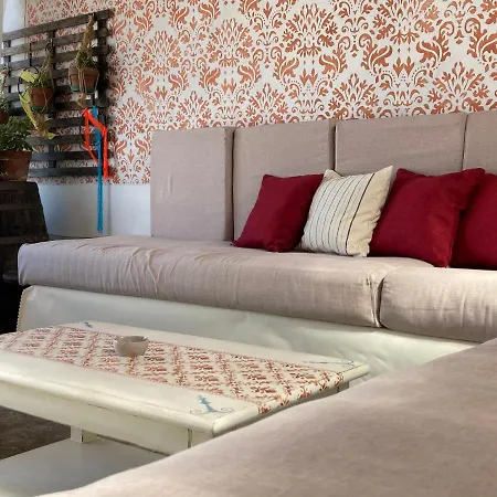 Canduleri בית הארחה 4*