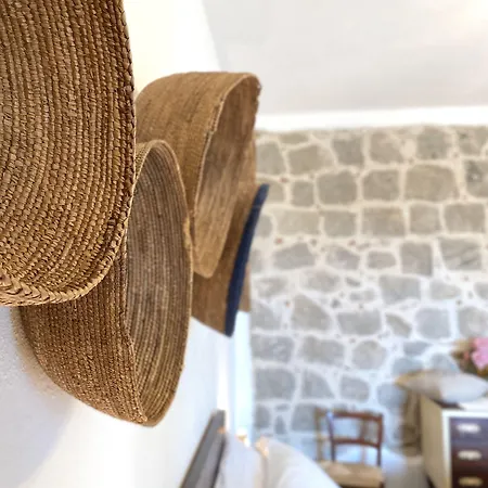 Canduleri בית הארחה 4*