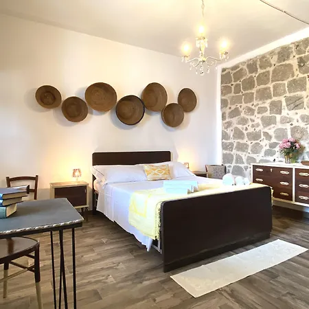 게스트하우스 Canduleri 4*